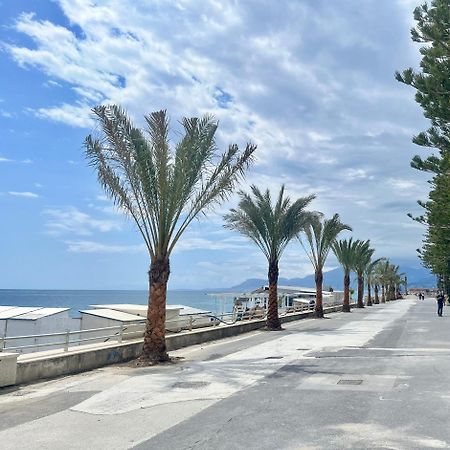 Casa Vacanza! A 50M Dal Mare! Бордихера Екстериор снимка