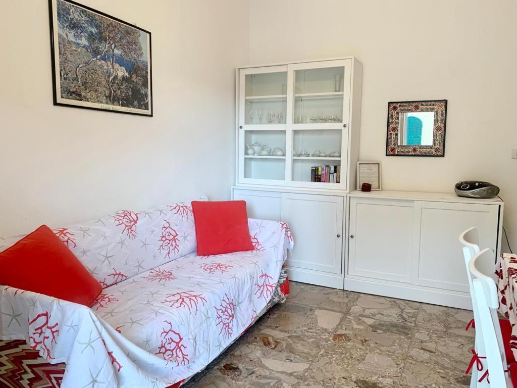 Casa Vacanza! A 50M Dal Mare! Бордихера Екстериор снимка